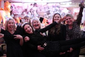 Wilde-Matilde-Deutsches-Restaurant-Variete-show-in-berlin-Nikolaiviertel