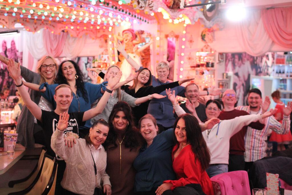 Wilde Matilde Karussell Bar Variete Cafe Deutsches Restaurant Berlin Nikolaiviertel 0