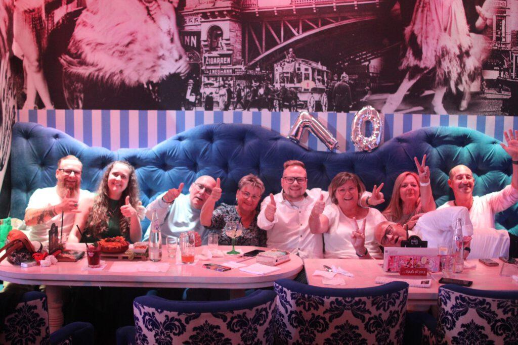 Deine perfekte Dinnershow für einen einzigartigen Anlass in Berlins Mitte 2026 1 Dinner Show Geburtstag Wilde Matilde Nikolaiviertel JGA Berlin Mitte Eventlocation