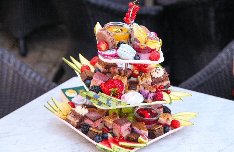 Wilde Matilde ist das angesagteste Deutsche Restaurant im Nikolaiviertel Berlin, Wilde Matilde ist gleichfalls die beste Bar in Berlin Nikolaiviertel mit Variete Show Dinner Bar, DIE Top Bar, JGA Berlin, Junggesellenabschied, Ticket, Gutscheine, Variete, Deutsches Restaurant, Eventlocation, Weihnachtsfeier, WildeMatildeberlin, Wildematilde, Carusel Bar, Karussellbar, Karussell Bar, Weihnachtsgeschenk, Restaurant, Bar, Eventlocation berlin, Frühstück, Brunch, Lunch Berlin, Café, Kaffee und Kuchen, Torte, Eis, Eiscafe, Mädelsabend, Junggesellenabschied Party in Berlin, Teamevent, Geburtstag, Firmenfeier, JGA, Variete, Terrasse, Biergarten, Cocktailbar, Patisserie, Konditorei, Junggesellenabschied Pakete, Geburtstag Paket, JGA Pakete, Firmenfeier, Firmen Paket, Geburtstags Frühstück, Event, Teamevents, Nikolaiviertel, DDR Essen, original berliner Currywurst, Mittag essen, DDR Mittag, Gin Menü, Gin Tasting, Cocktailkurs, Showgirls Berlin, Deutsche Küche, BestBarBerlin, Eventlocation, Kick Off Berlin, Brunch, Variete, BerlinBrunch, teamabend. Frühstücks Cafe, Geschenkidee, Wertgutschein, Gutscheine, Weihnachtsfeier, Firmenfeier, Tickets Berlin, Gutschein, Gutscheine in Berlin, Erlebnisse in Berlin, Restaurants für Gruppen Bars für Gruppen, Weihnachtsgutscheine, Incentivs, B2B, Gruppenevents, Erlebnisgutschein, Tickets, Geschenkgutschein, Geschenkidee, Geburtstagsgutschein, Glitzercappuccino, Bars, Breakfast, Original Berliner Currywurst, AfternoonTea , Torten, Ginbar, Gin Bar mieten, Cocktailbar mieten, Barkeeper mieten, Gutschein, Gutscheine in Berlin, Erlebnisse in Berlin, Weihnachtsgutscheine, JGA Angebote, Weniger anzeigen