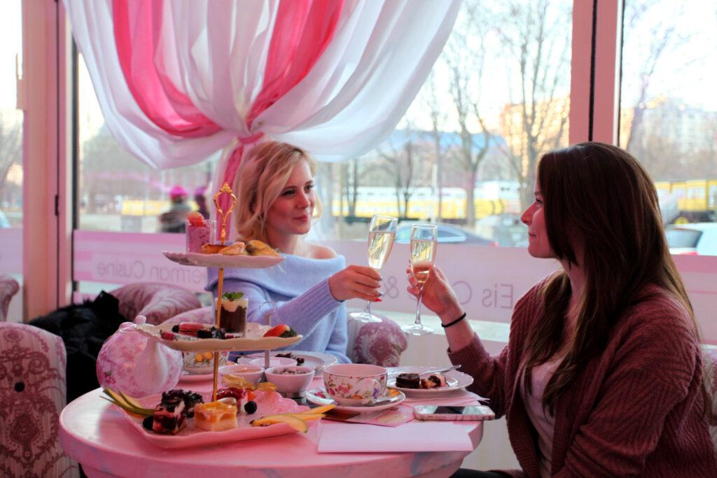 Gutschein für JGA Frühstück in der Wilden Matilde Berlin: Bunter Auftakt 1 Gutschein für JGA Frühstück in der Wilden Matilde in Berlin im Nikolaiviertel