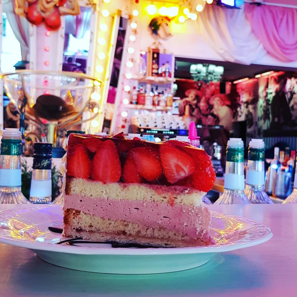Cake selection Wilde Matilde Berlin 7 Erdbeertorte Mandel7