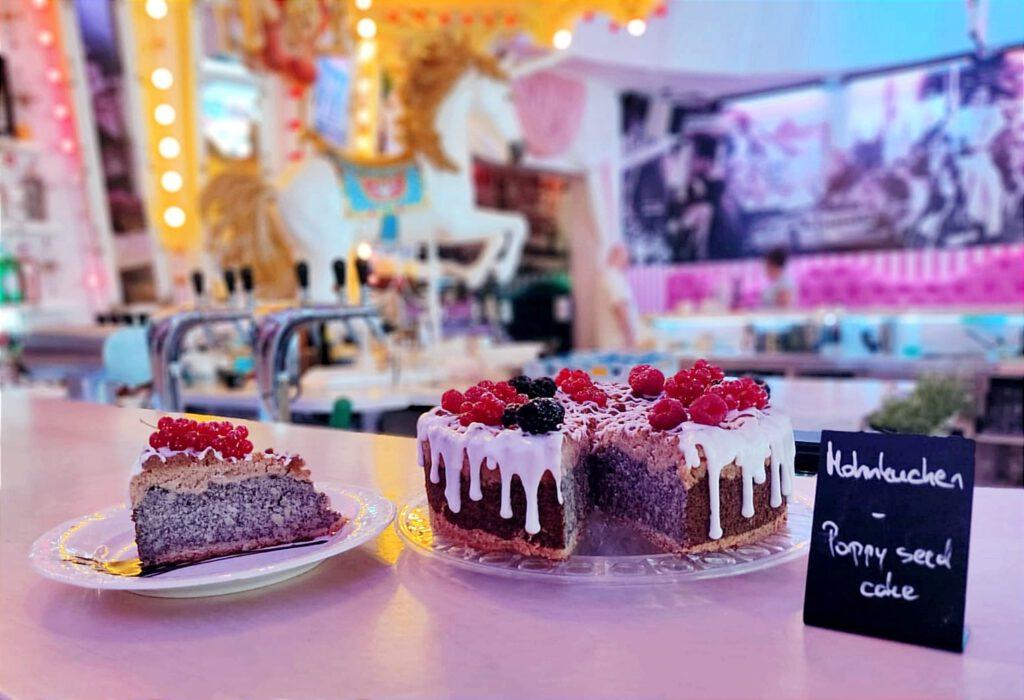 Kuchen und Torten Café Nikolaiviertel: Süße Konditorkunst im Herzen Berlins 2 Kuchen und Torten Café Nikolaiviertel