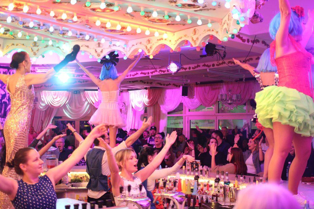 Erlebnisrestaurant Berlin – Wo Genuss, Farbe und Show zusammenkommen 1 Bestes Erlebnisrestaurant Berlin Wilde Matilde