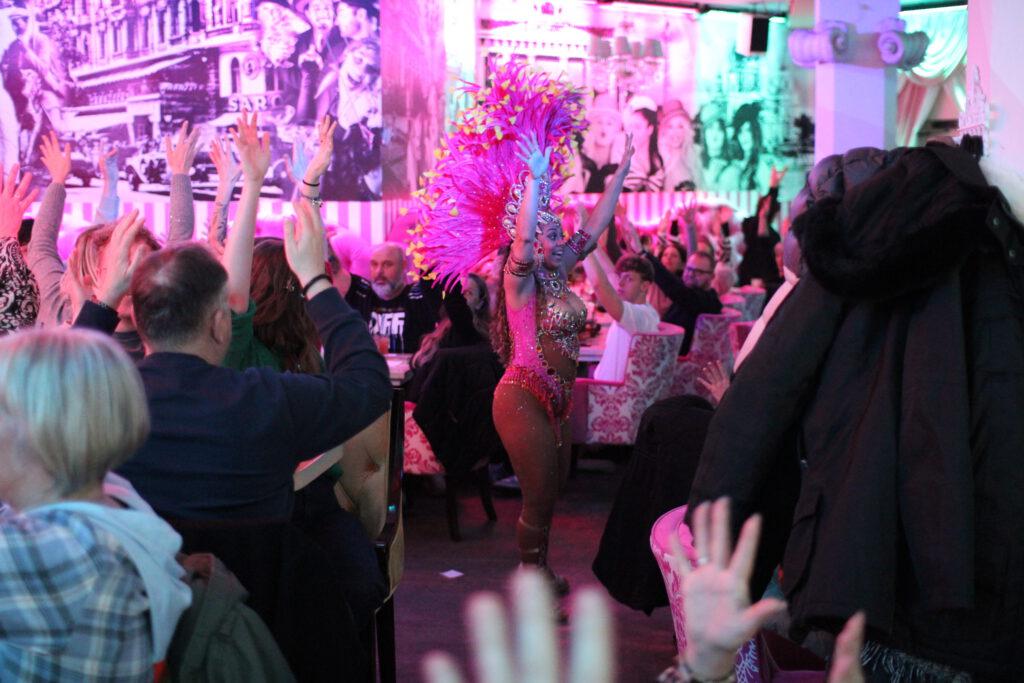 Wilde Matilde Deutsches Restaurant Variete show in berlin Nikolaiviertel 47 1