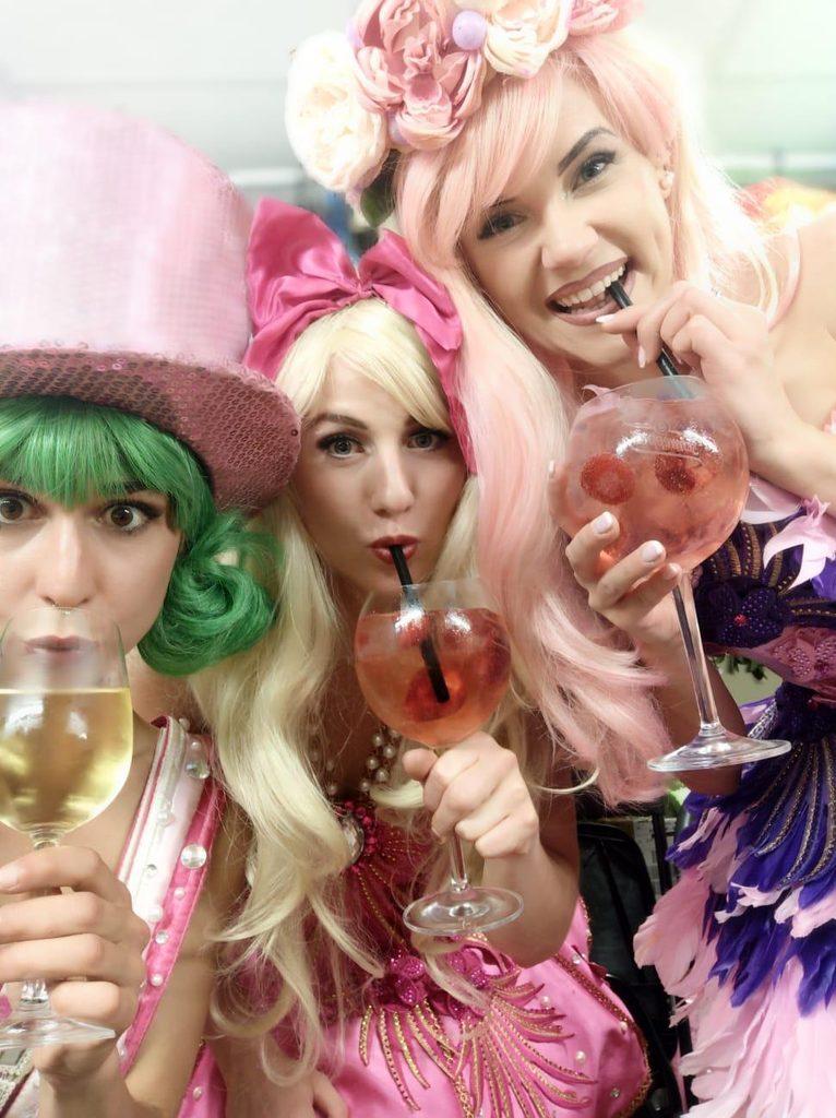 Cocktailbar Berlin Nikolaiviertel Alexanderplatz: Bunte Drinks im Kiez 1 Die beste Cocktailbar Berlin Nikolaiviertel ist die WIlde Matile im Nikolaiviertel nähe Alexanderplatz