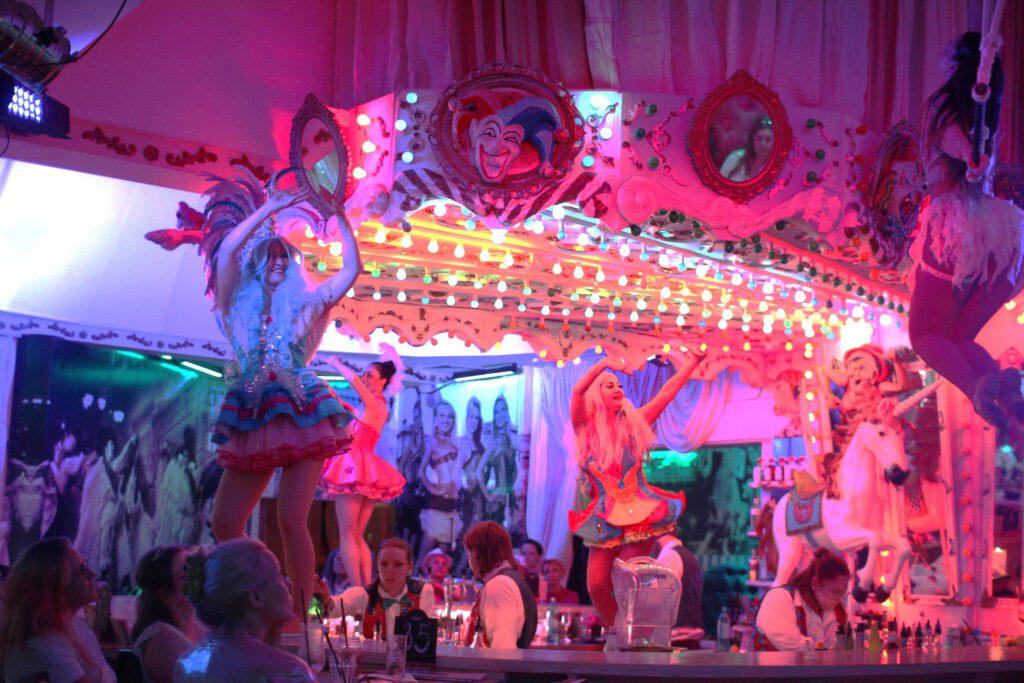 News und Bilder 1 Show Techniker
