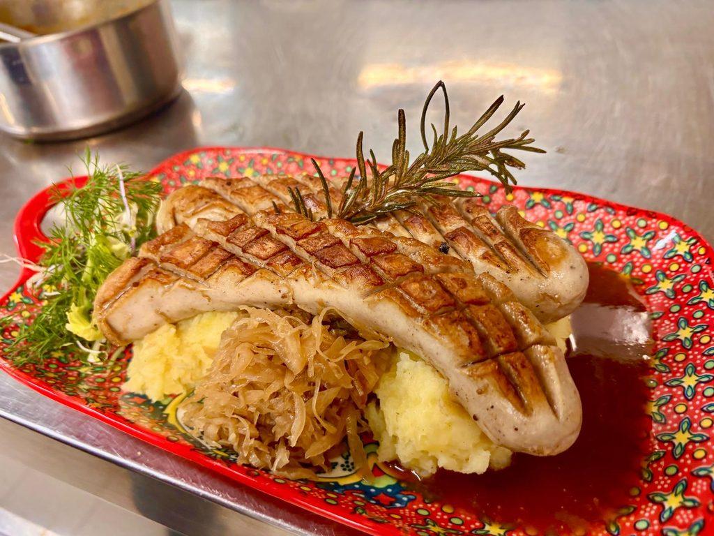 Deutsches Restaurant Berlin Mitte Alexanderplatz: Kulinarischer Genuss im Kiez 1 Die Wilde Matilde, als deutsches Restaurant Berlin Mitte bekannt und sehr beliegt lohnt sich immer.