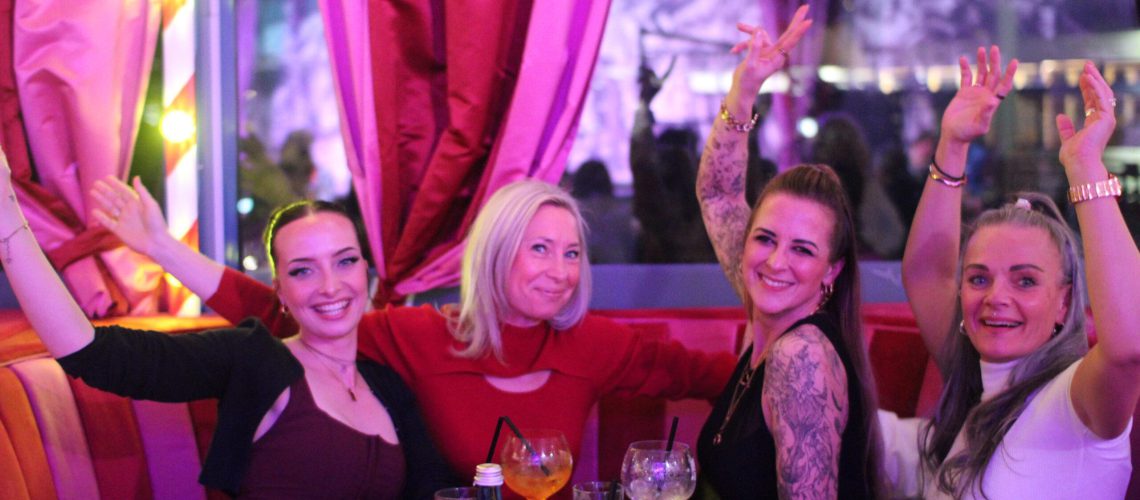 (18) best Entertainment Bar and Variete Dinner Show Restaurant Berlin Alexanderplatz 2026