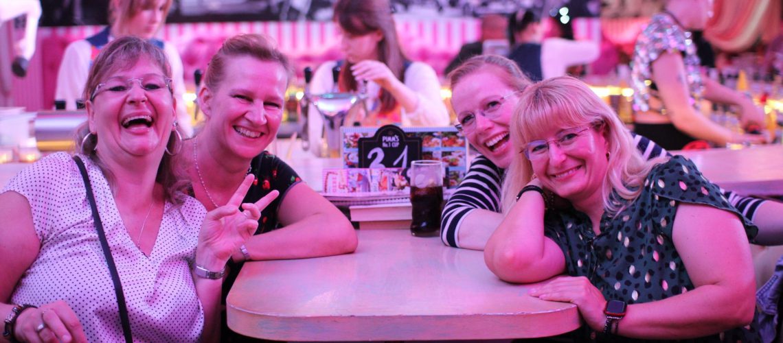 Mädelsabend in Berlin Mitte feiern gehen