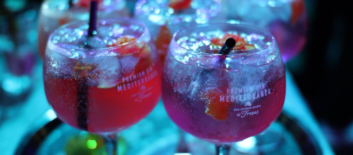 Cocktails an der Kettenkarussell-Bar der Wilde Matilde Berlin