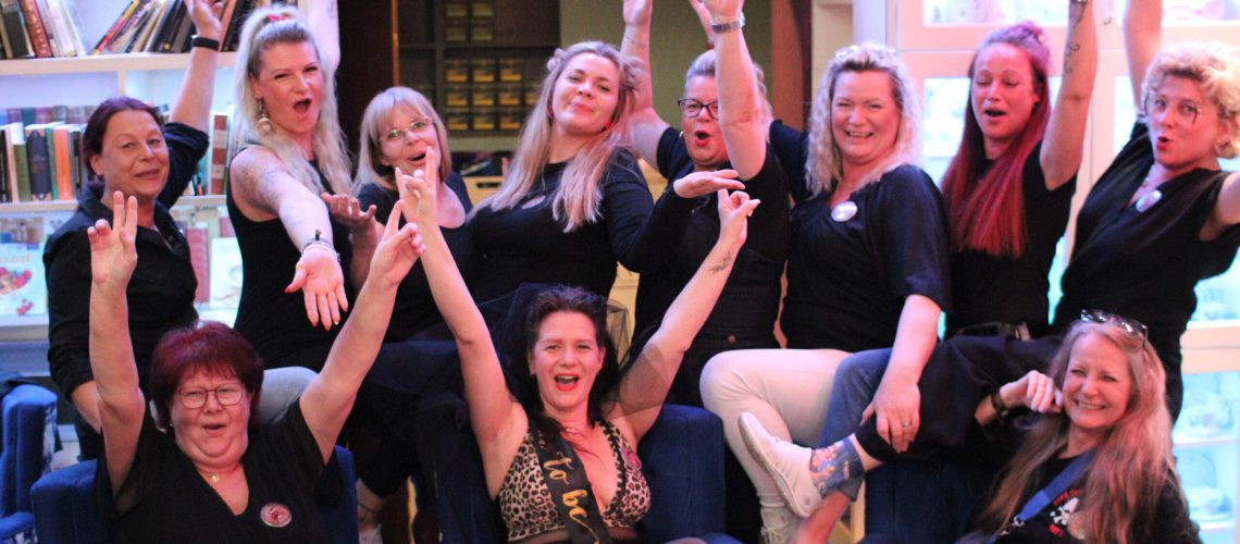 JGA VIP Bereich mit show und antike Karussellbar Berlin