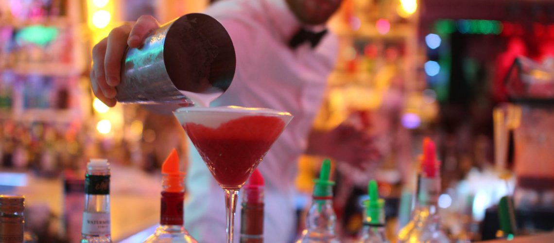 Wilde Matilde Berlin sucht dich: Barkeeper / Bartender (m/w/d) für eine der buntesten Bars der Stadt