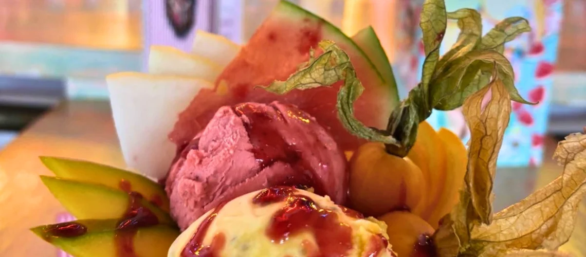 Eisbecher mit hausgemachtem Eis Wilde Matilde Berlin