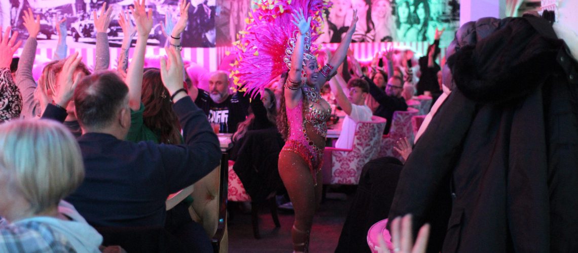 Wilde Matilde Deutsches Restaurant Variete show in berlin Nikolaiviertel (47) (1)