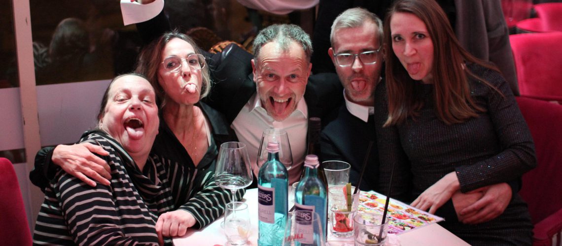 Wilde-Matilde-Deutsches-Restaurant-Variete-show-in-berlin-Nikolaiviertel