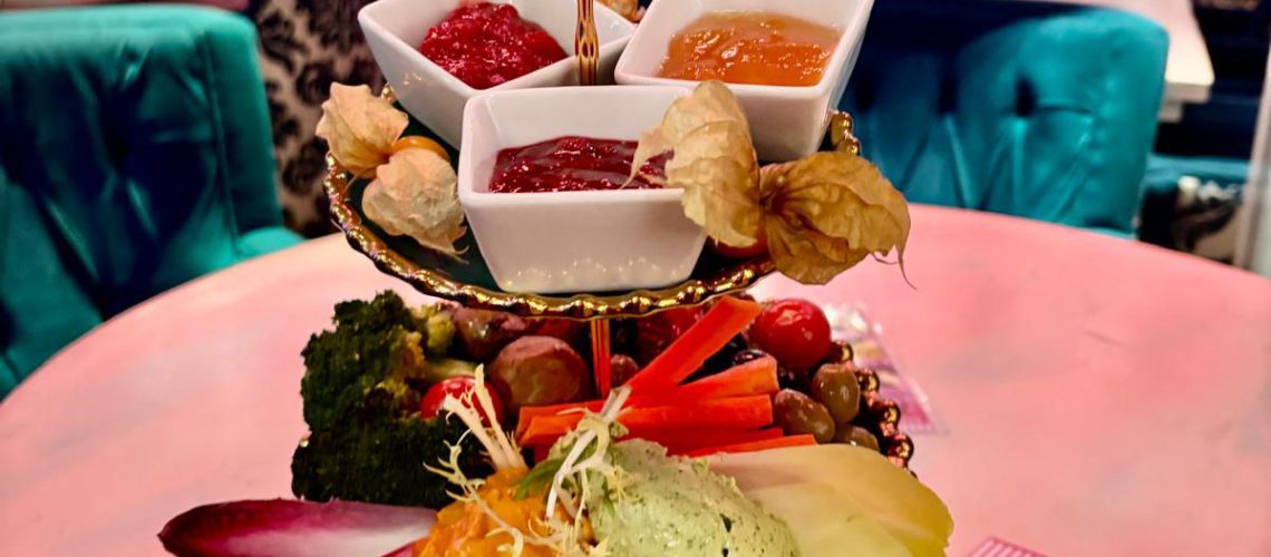 Wilde Matilde ist das angesagteste Deutsche Restaurant im Nikolaiviertel Berlin, Wilde Matilde ist gleichfalls die beste Bar in Berlin Nikolaiviertel mit Variete Show Dinner Bar, DIE Top Bar, JGA Berlin, Junggesellenabschied, Ticket, Gutscheine, Variete, Deutsches Restaurant, Eventlocation, Weihnachtsfeier, WildeMatildeberlin, Wildematilde, Carusel Bar, Karussellbar, Karussell Bar, Weihnachtsgeschenk, Restaurant, Bar, Eventlocation berlin, Frühstück, Brunch, Lunch Berlin, Café, Kaffee und Kuchen, Torte, Eis, Eiscafe, Mädelsabend, Junggesellenabschied Party in Berlin, Teamevent, Geburtstag, Firmenfeier, JGA, Variete, Terrasse, Biergarten, Cocktailbar, Patisserie, Konditorei, Junggesellenabschied Pakete, Geburtstag Paket, JGA Pakete, Firmenfeier, Firmen Paket, Geburtstags Frühstück, Event, Teamevents, Nikolaiviertel, DDR Essen, original berliner Currywurst, Mittag essen, DDR Mittag, Gin Menü, Gin Tasting, Cocktailkurs, Showgirls Berlin, Deutsche Küche, BestBarBerlin, Eventlocation, Kick Off Berlin, Brunch, Variete, BerlinBrunch, teamabend. Frühstücks Cafe, Geschenkidee, Wertgutschein, Gutscheine, Weihnachtsfeier, Firmenfeier, Tickets Berlin, Gutschein, Gutscheine in Berlin, Erlebnisse in Berlin, Restaurants für Gruppen Bars für Gruppen, Weihnachtsgutscheine, Weniger anzeigen